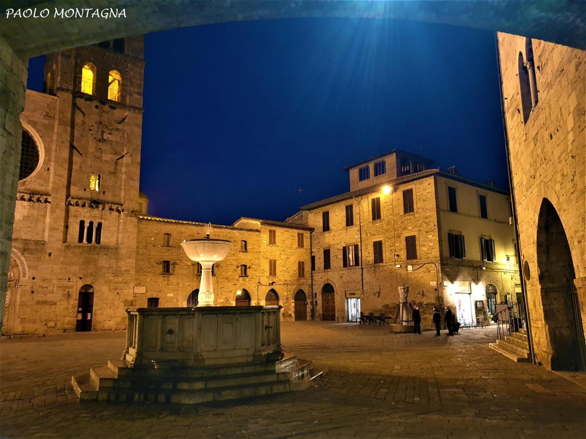 Appartamento Con Camino In Centro Storico Bevagna Zewnętrze zdjęcie